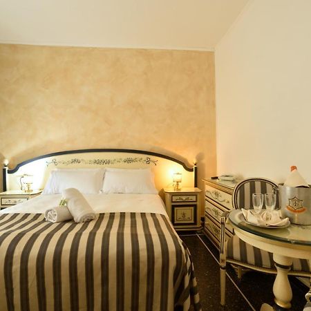 Hotel Morchio Mhotelsgroup ディアーノ・マリーナ エクステリア 写真