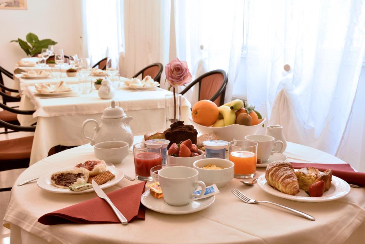 Hotel Morchio Mhotelsgroup ディアーノ・マリーナ エクステリア 写真