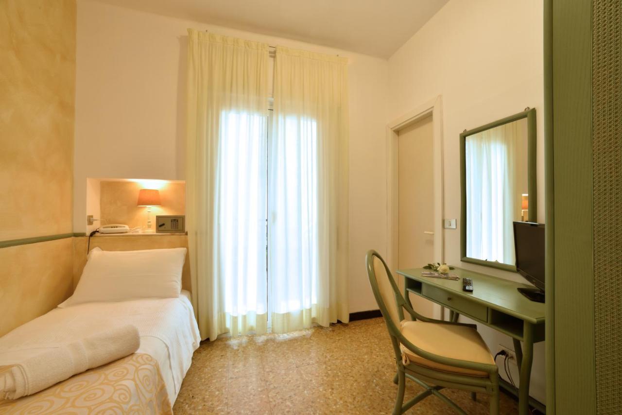 Hotel Morchio Mhotelsgroup ディアーノ・マリーナ エクステリア 写真