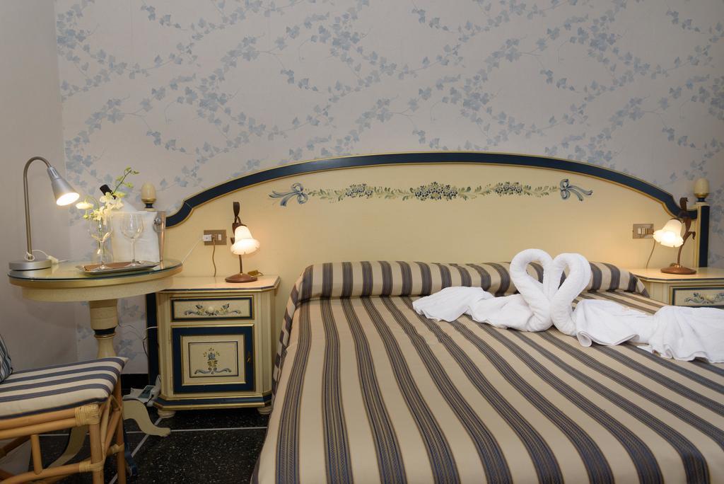 Hotel Morchio Mhotelsgroup ディアーノ・マリーナ エクステリア 写真