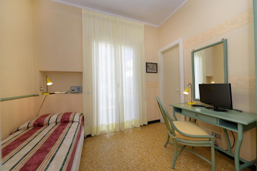 Hotel Morchio Mhotelsgroup ディアーノ・マリーナ エクステリア 写真
