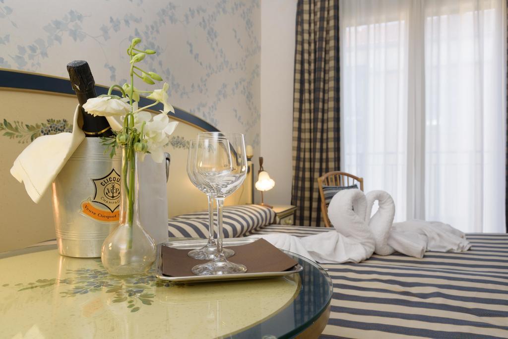 Hotel Morchio Mhotelsgroup ディアーノ・マリーナ エクステリア 写真