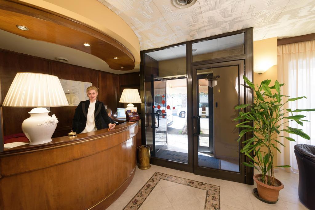 Hotel Morchio Mhotelsgroup ディアーノ・マリーナ エクステリア 写真