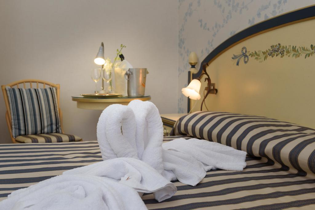 Hotel Morchio Mhotelsgroup ディアーノ・マリーナ エクステリア 写真