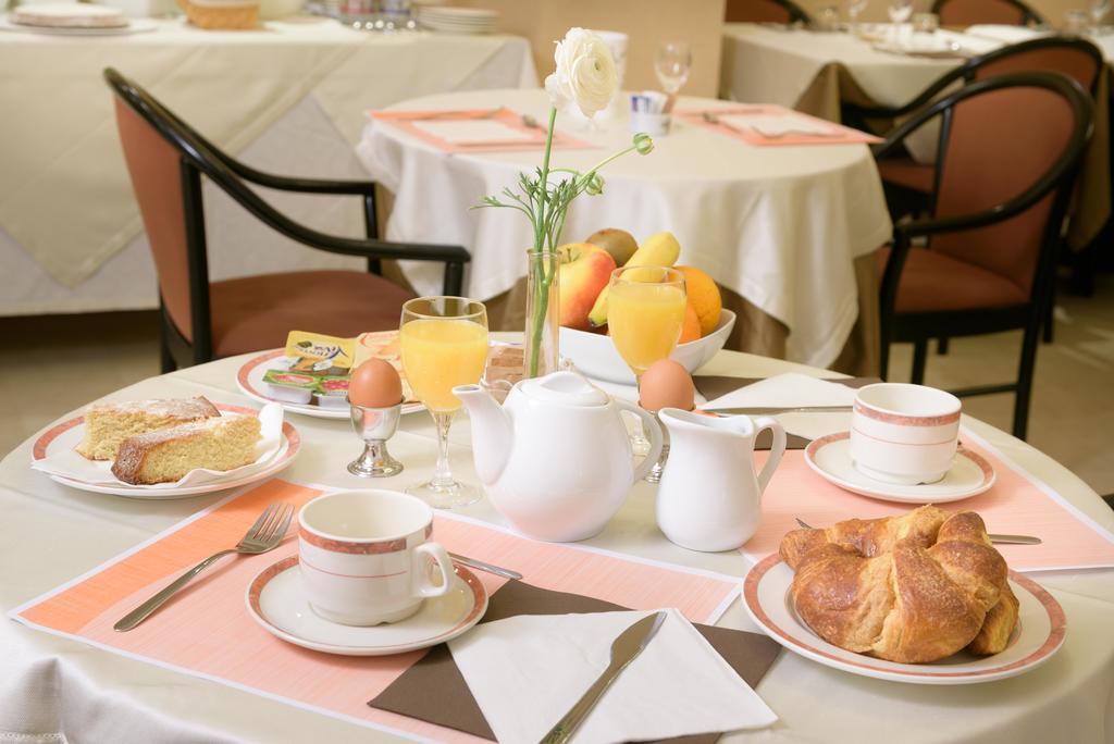 Hotel Morchio Mhotelsgroup ディアーノ・マリーナ エクステリア 写真